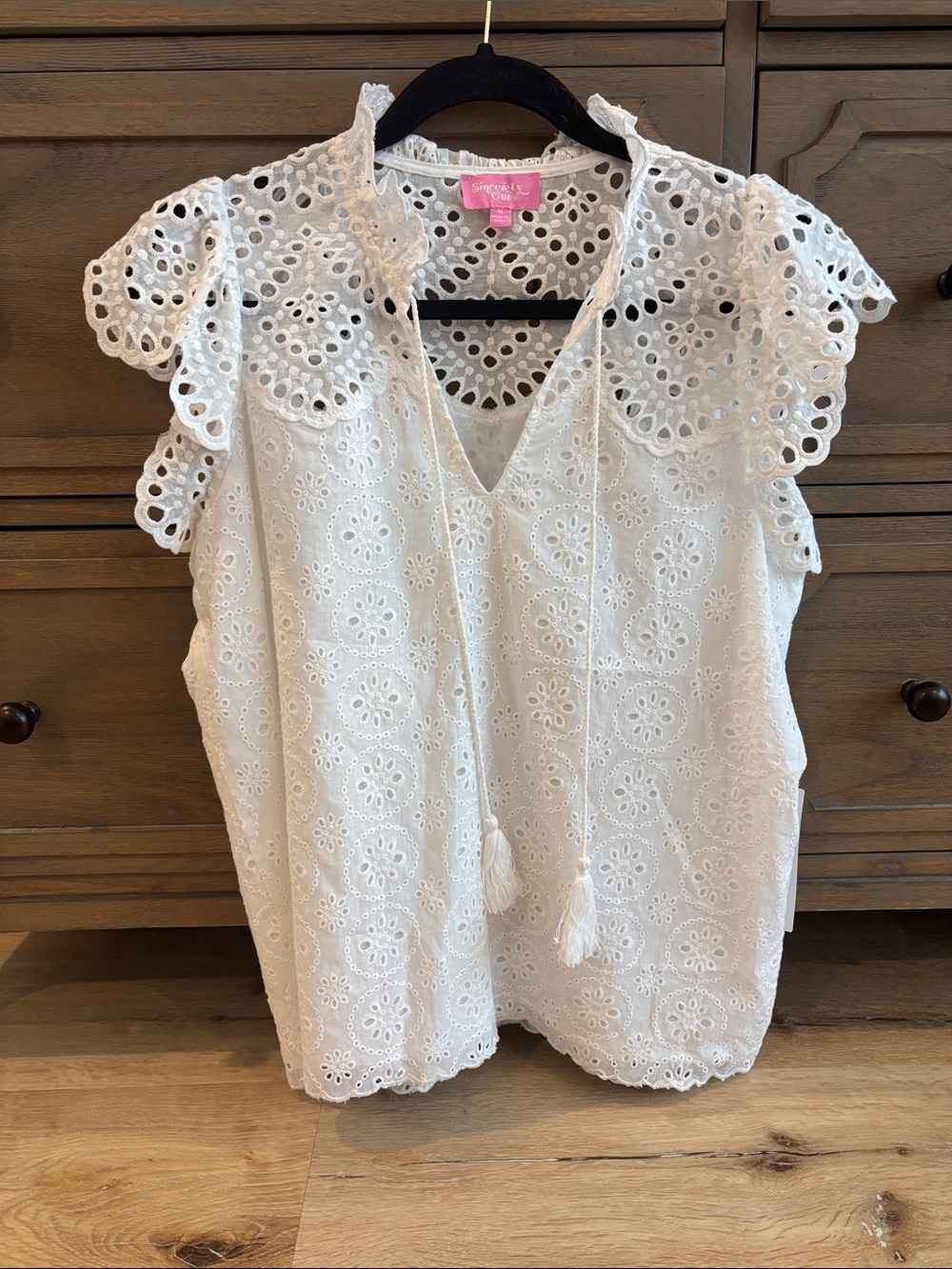 Boutique White Eyelet Blouse Top Sincerely Ours Medium NWT $105 100% Cotton - Picture 4 of 7